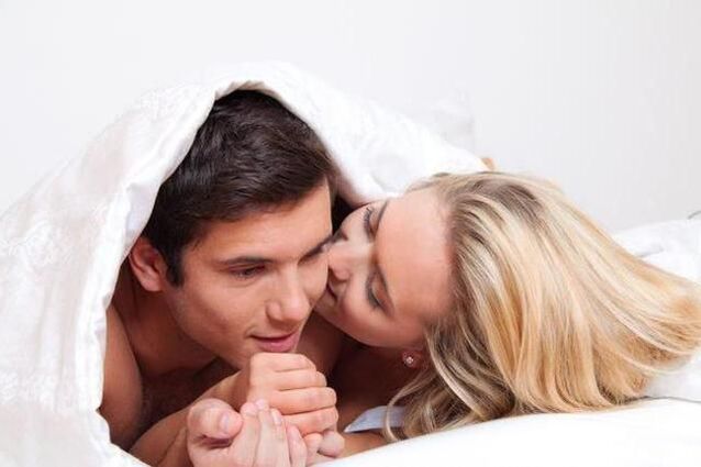 home e muller na cama